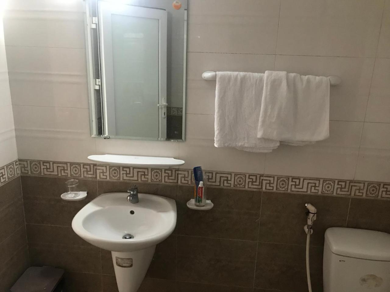 Hoanglong Hotell Hanoi Exteriör bild