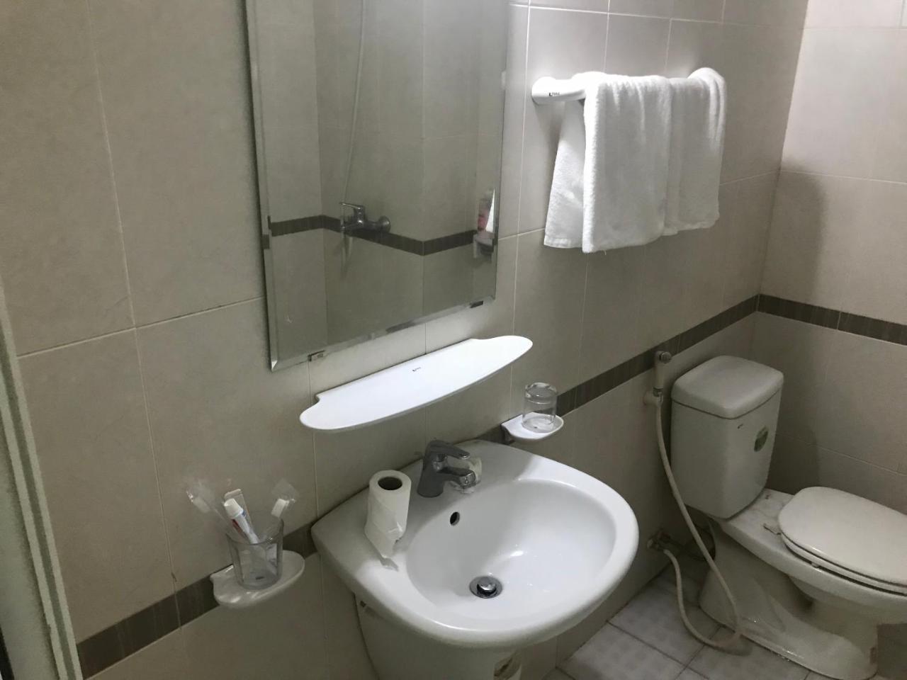 Hoanglong Hotell Hanoi Exteriör bild